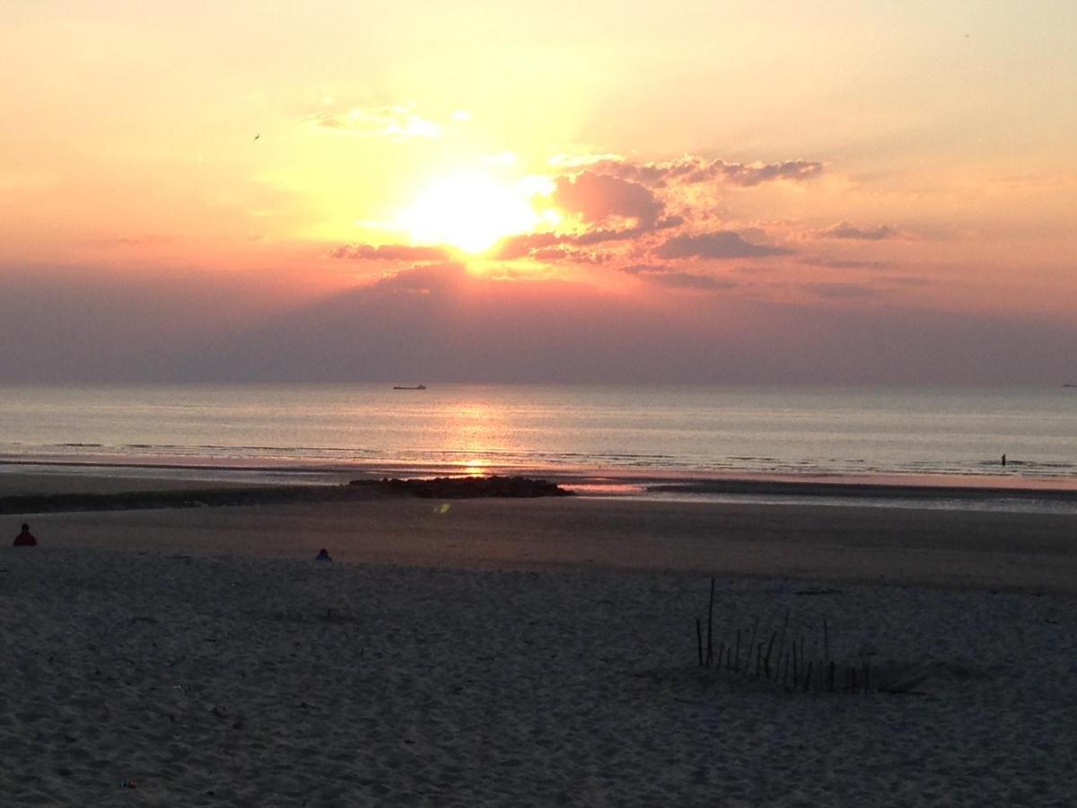 Ruim Zonnig Appartement Op 50M Van Strand Ostende Exterior foto
