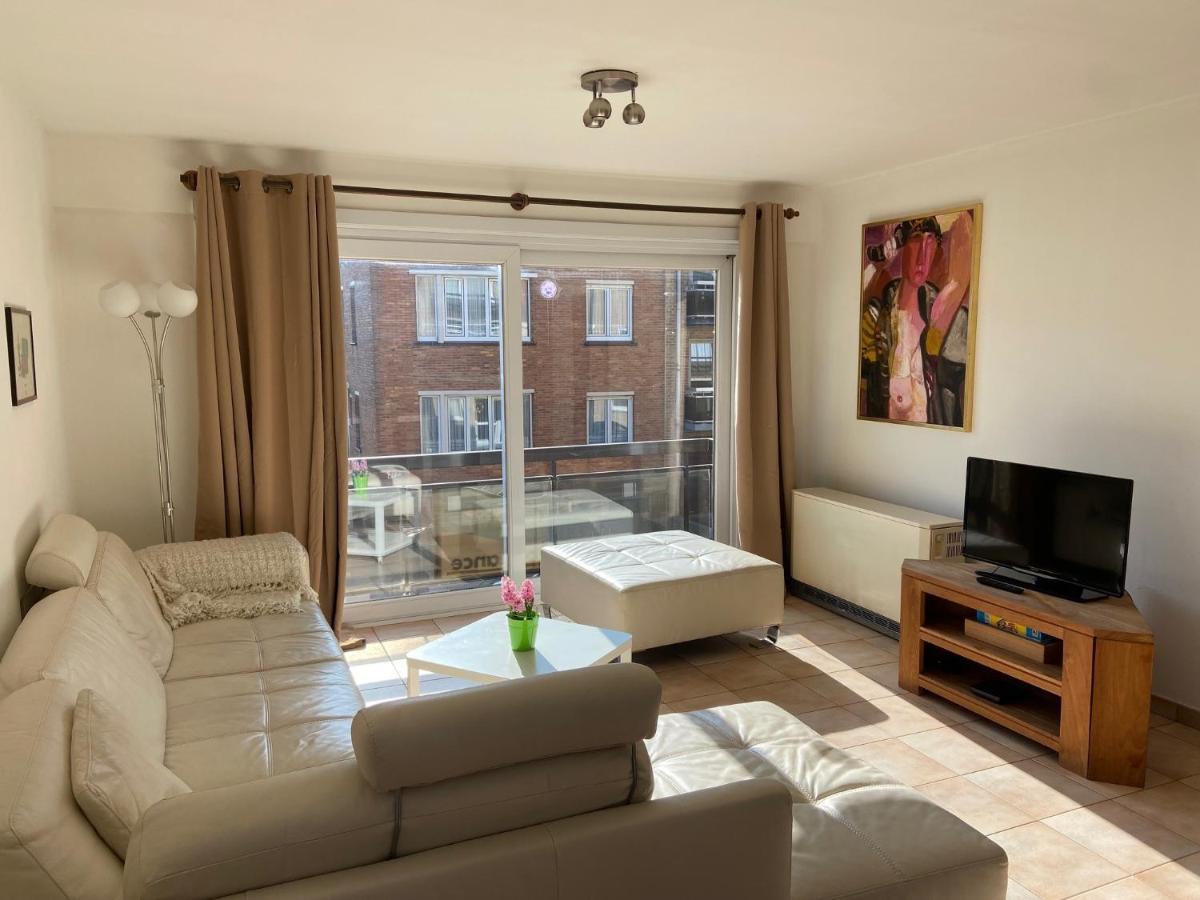 Ruim Zonnig Appartement Op 50M Van Strand Ostende Exterior foto