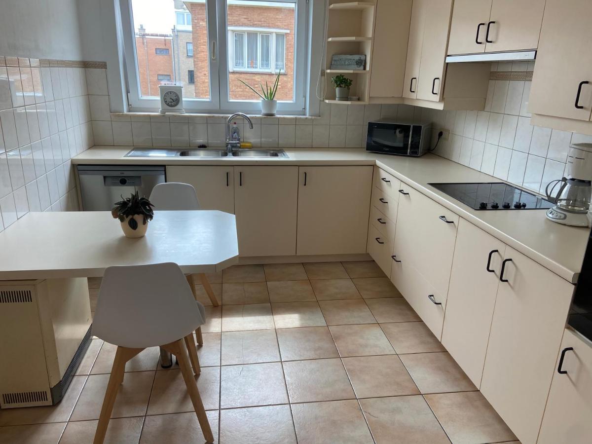 Ruim Zonnig Appartement Op 50M Van Strand Ostende Exterior foto